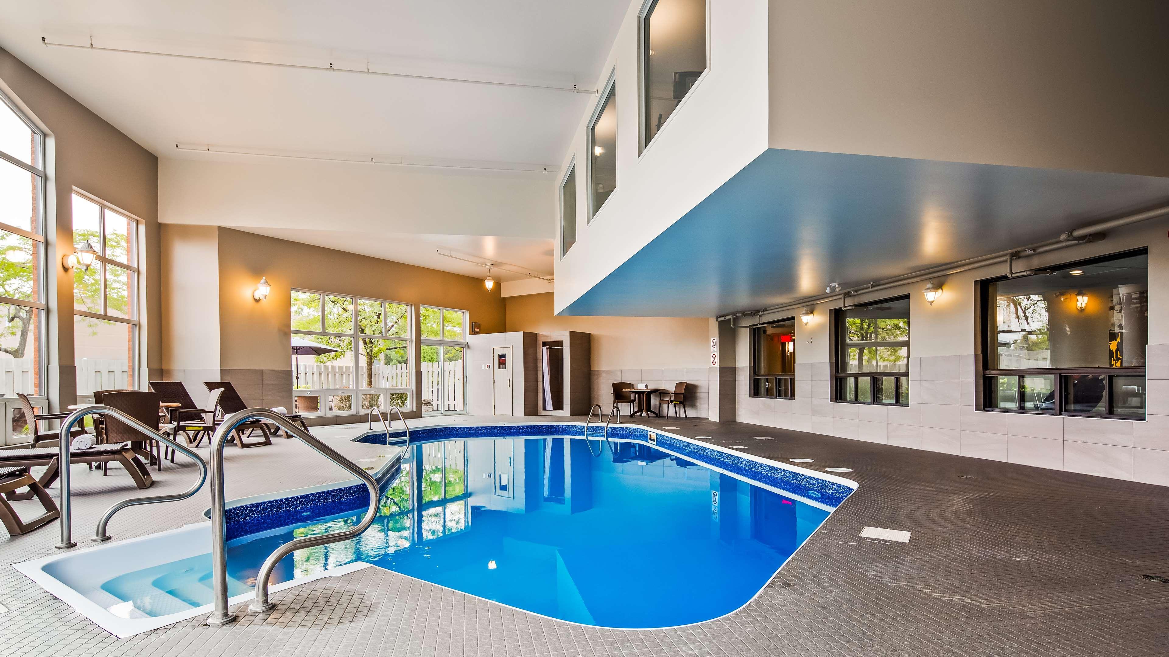 Best Western Hotel Brossard Exterior photo