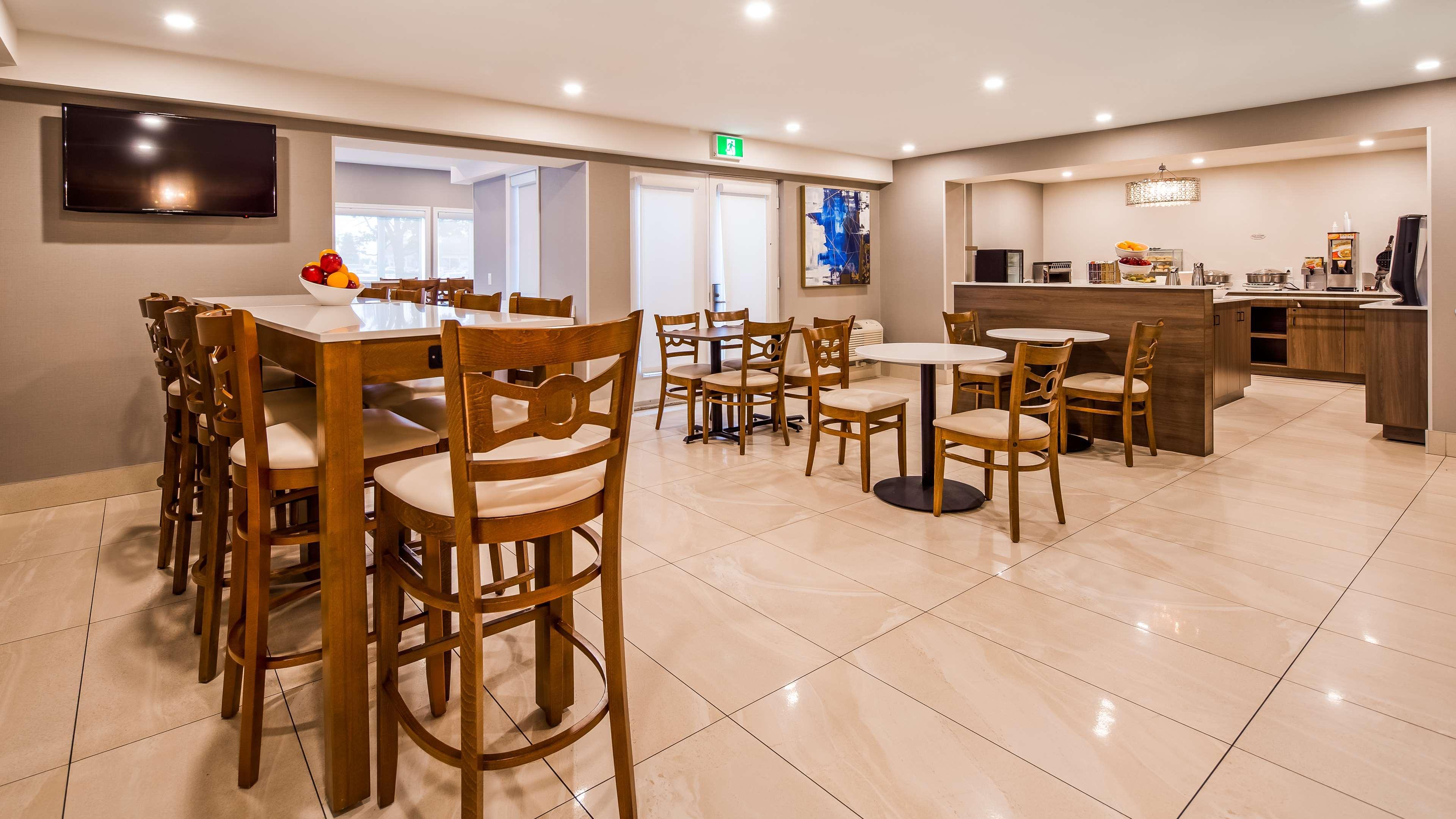 Best Western Hotel Brossard Exterior photo