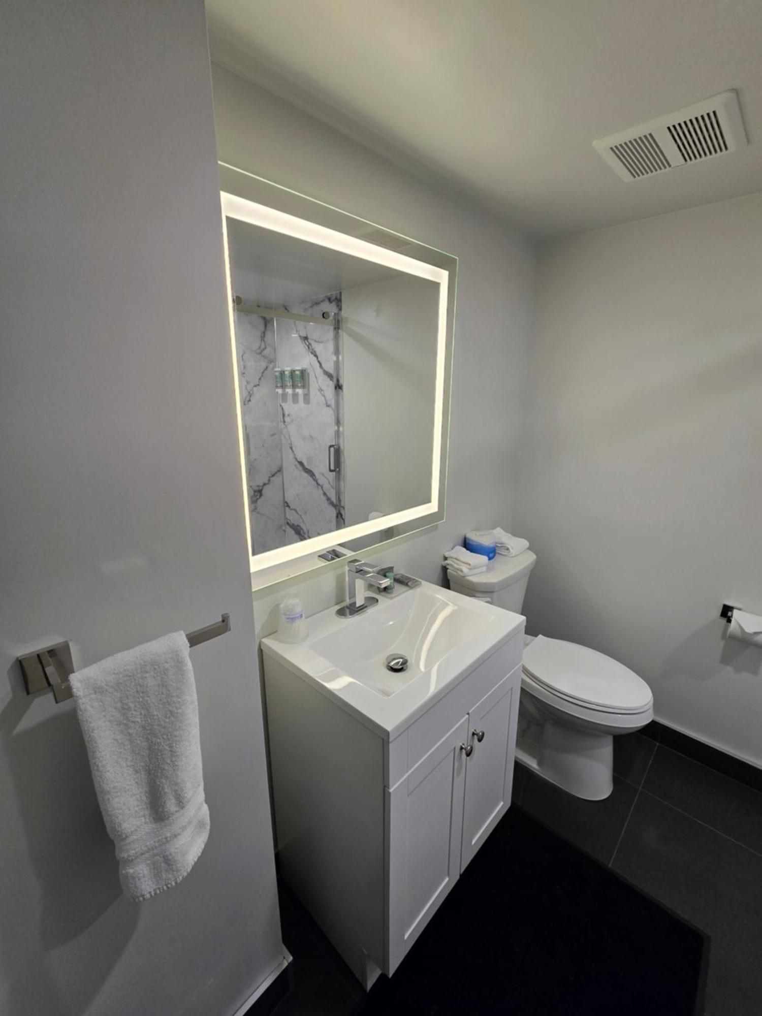 Best Western Hotel Brossard Exterior photo